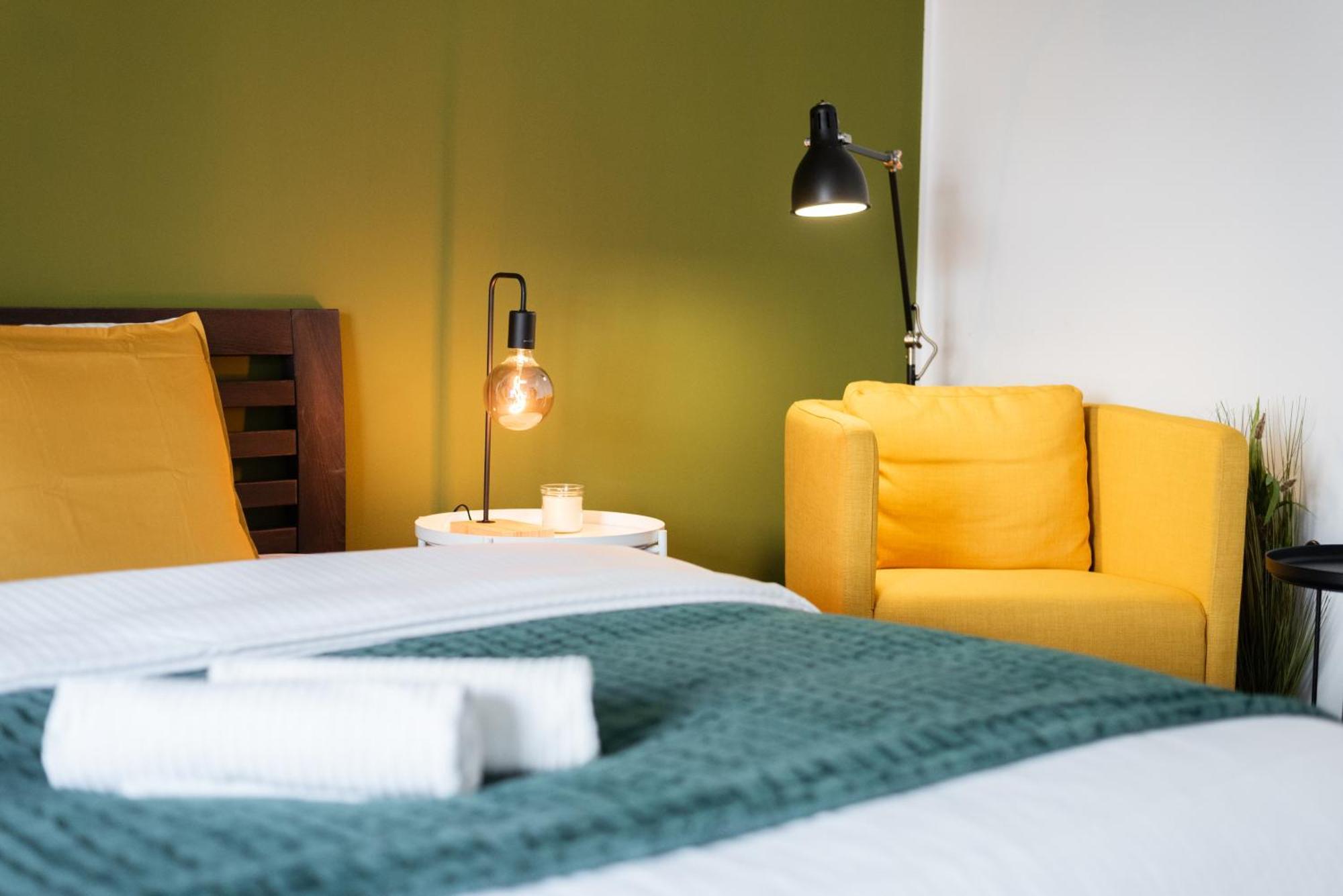 Spacious Apartments Near Karlin Square プラハ エクステリア 写真