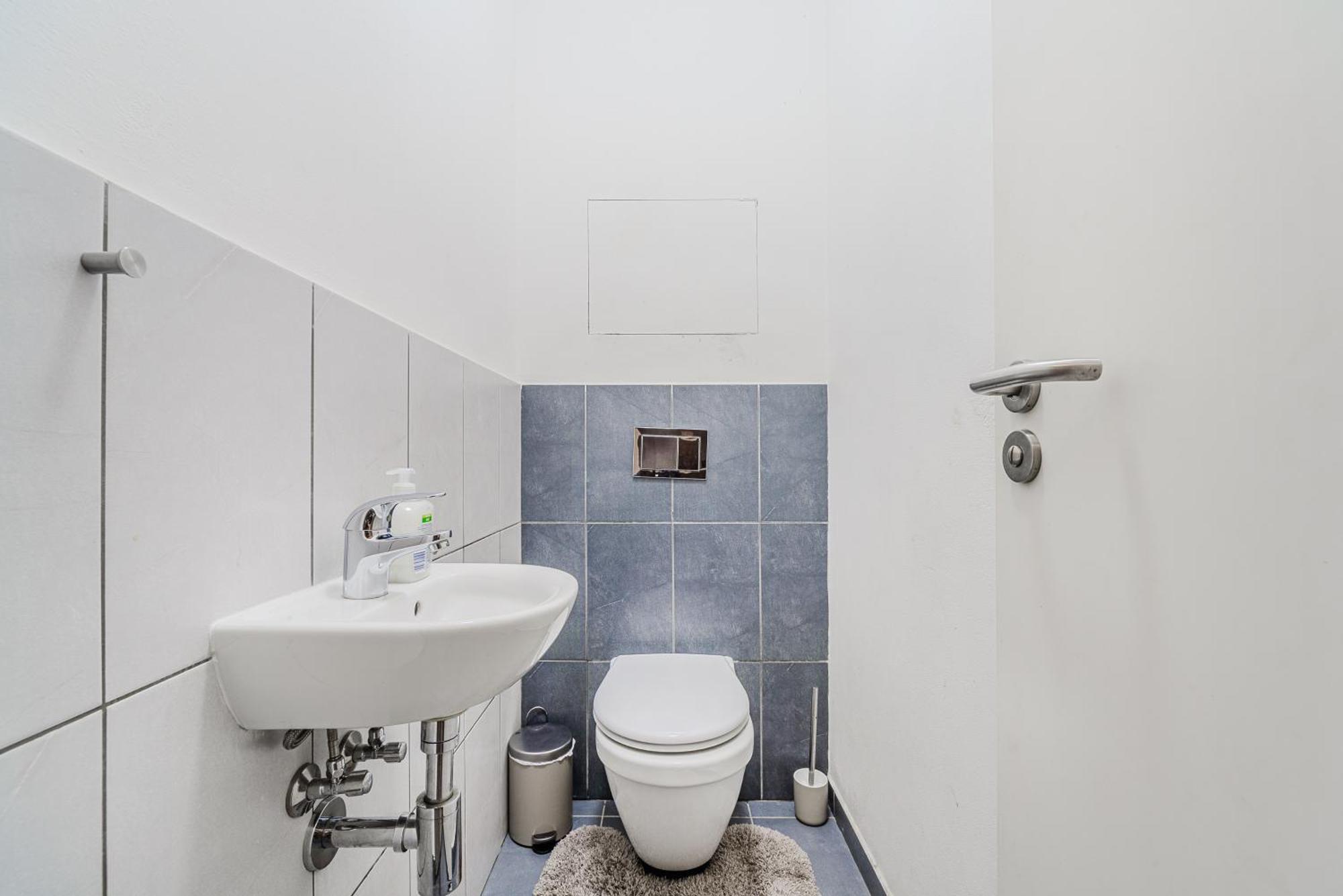 Spacious Apartments Near Karlin Square プラハ エクステリア 写真