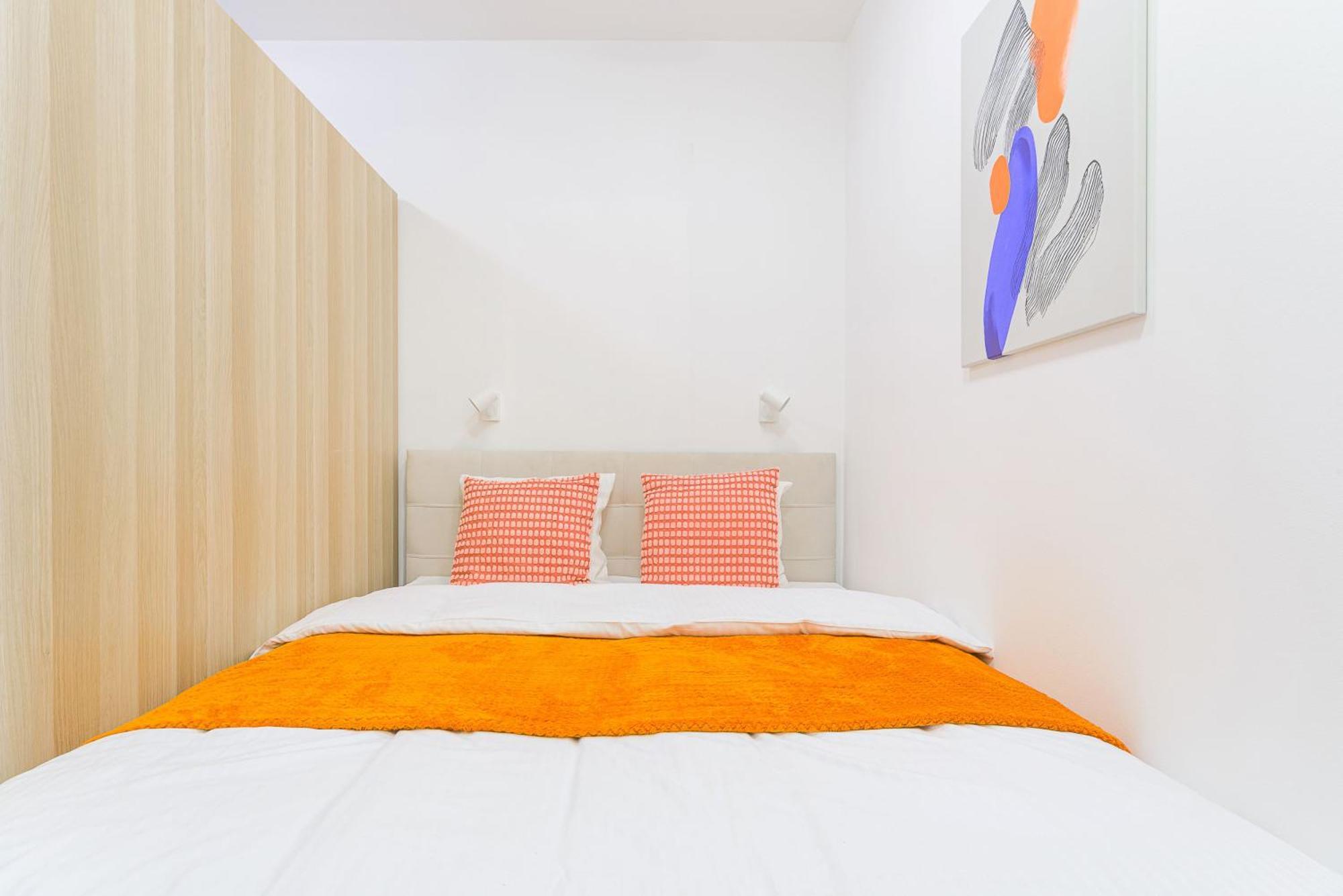 Spacious Apartments Near Karlin Square プラハ エクステリア 写真