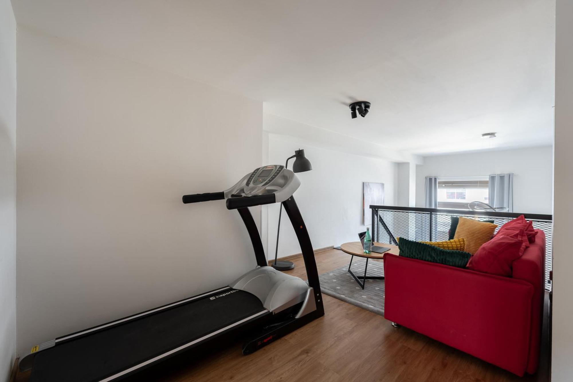 Spacious Apartments Near Karlin Square プラハ エクステリア 写真