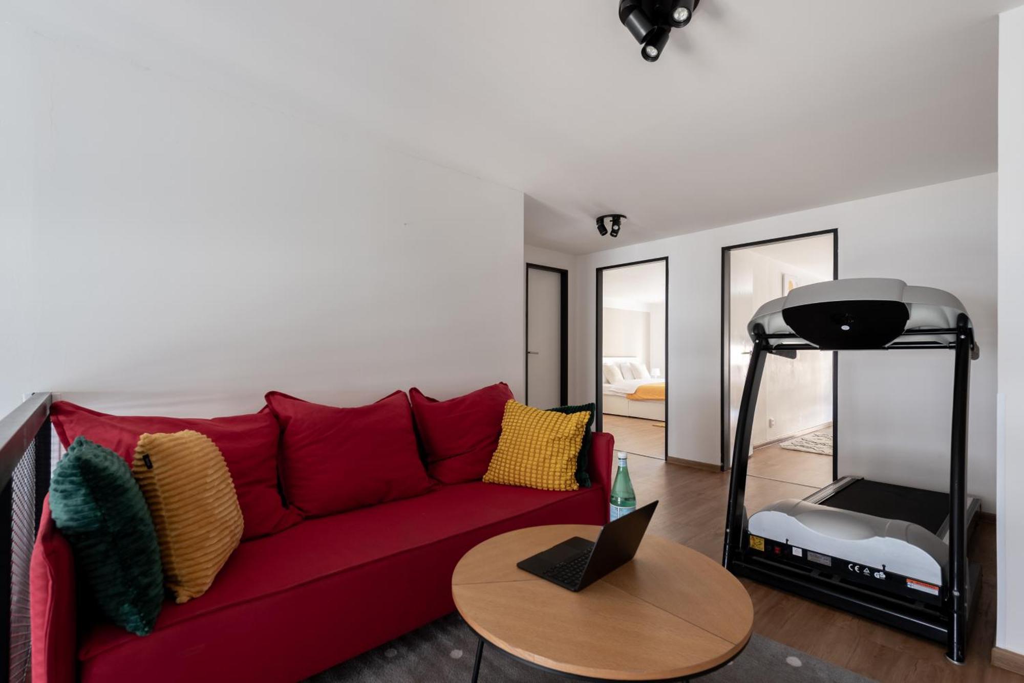 Spacious Apartments Near Karlin Square プラハ エクステリア 写真